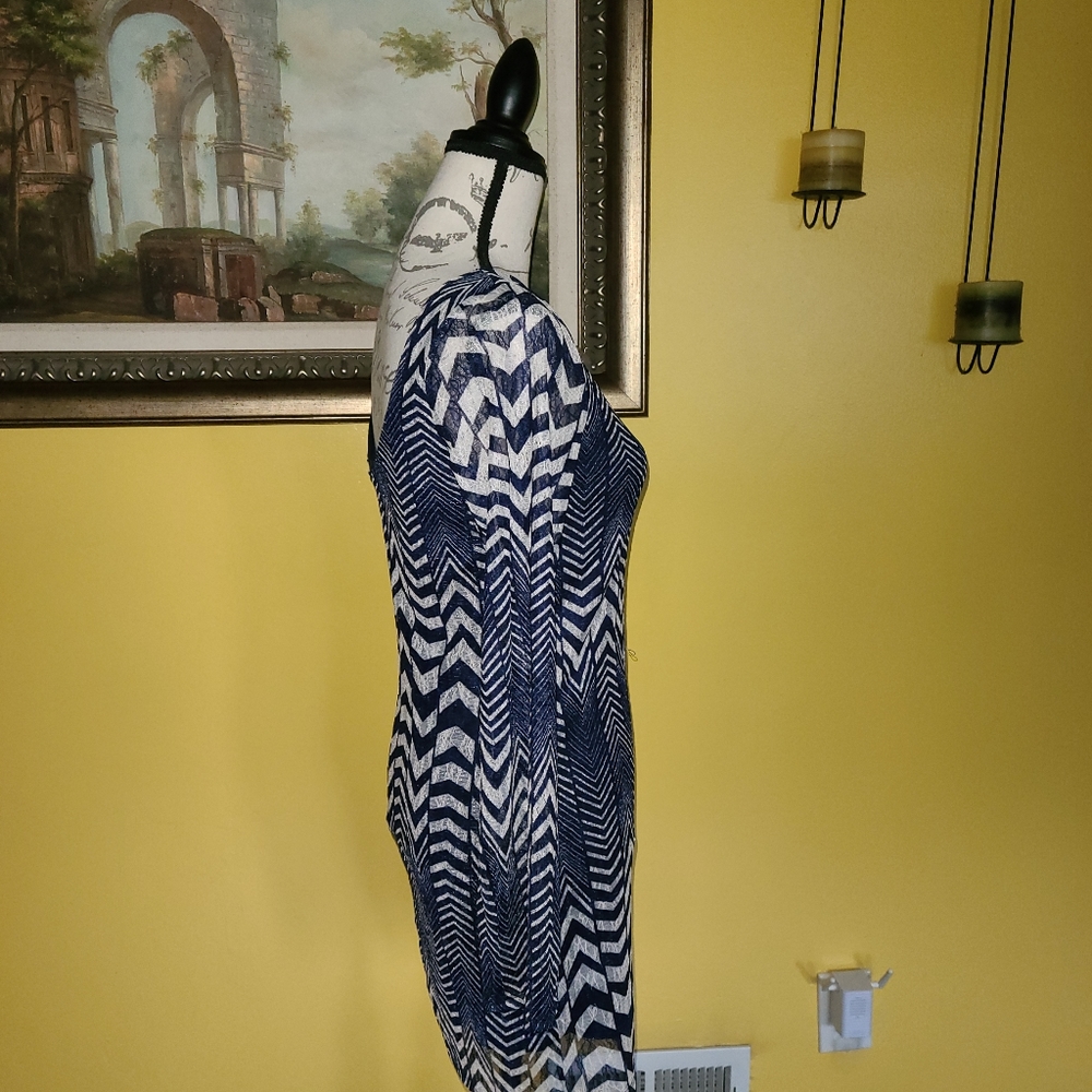 Dress - Picture 4 of 7